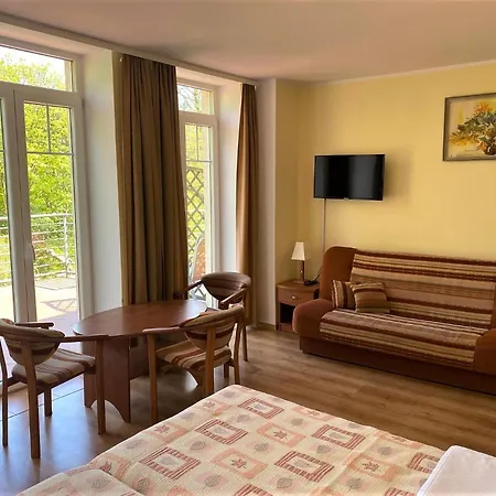 Oda ve Kahvaltı Solmare 3*